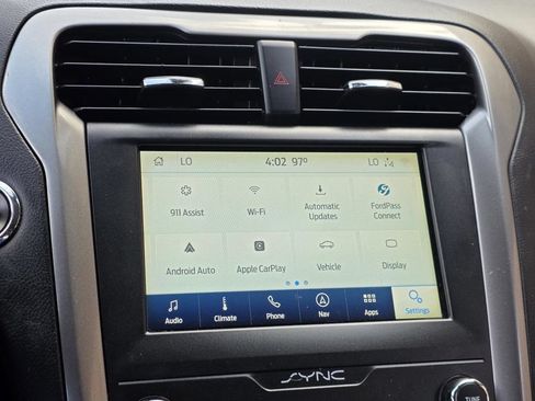 Used 2020 Ford Fusion SE FWD image 17