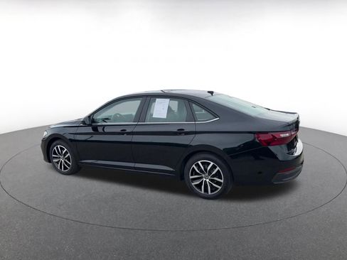 Used 2025 Volkswagen Jetta SE image 10