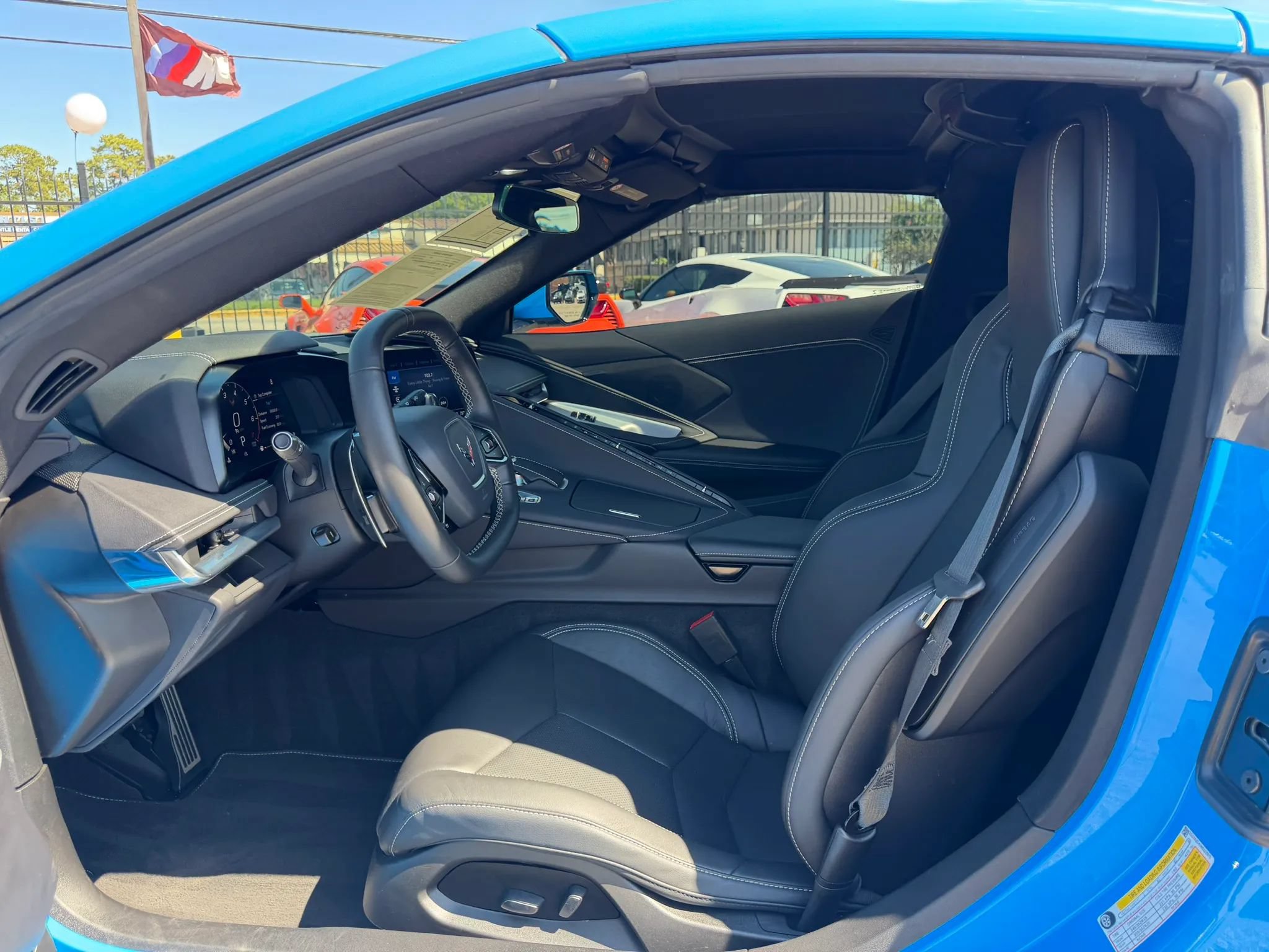 Used 2022 Chevrolet Corvette Stingray Coupe w/ 1LT RWD image 18