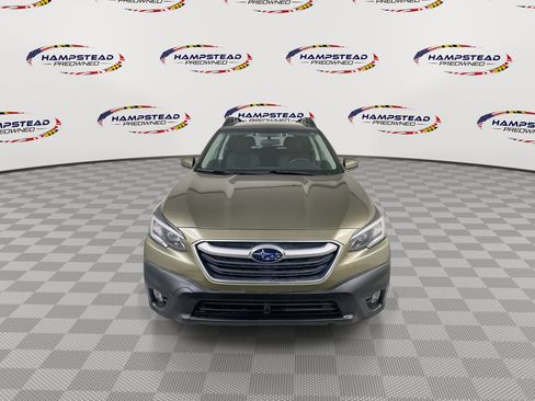 Used 2020 Subaru Outback Premium image 3