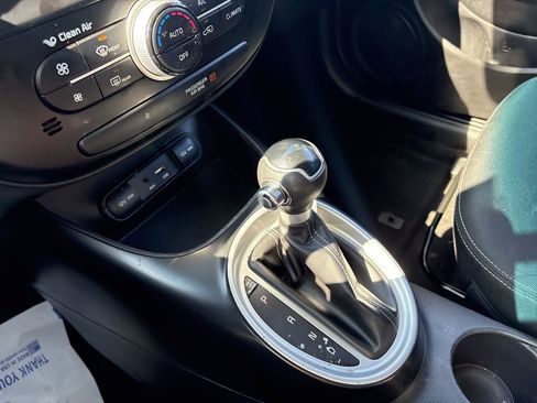 Used 2019 Kia Soul + image 32