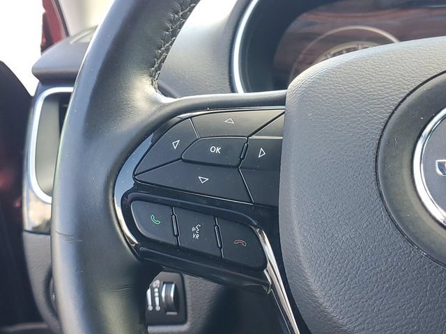 Used 2020 Jeep Cherokee Latitude Plus FWD image 11