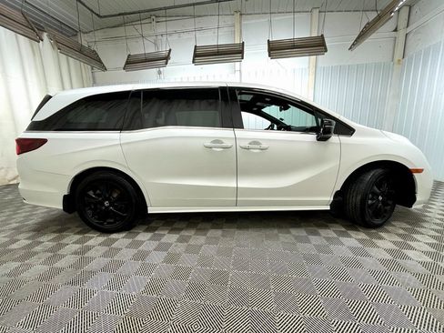 Used 2024 Honda Odyssey Sport image 21