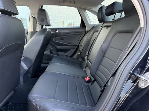 Certified 2024 Volkswagen Jetta SE w/ Panoramic Sunroof Package image 25