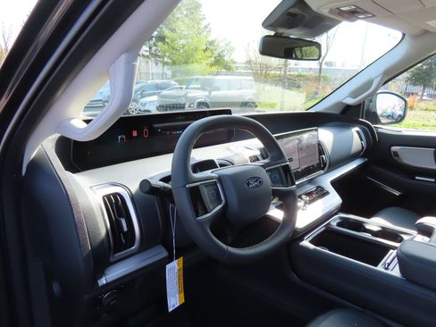 New 2026 Ford Expedition Max Active image 9