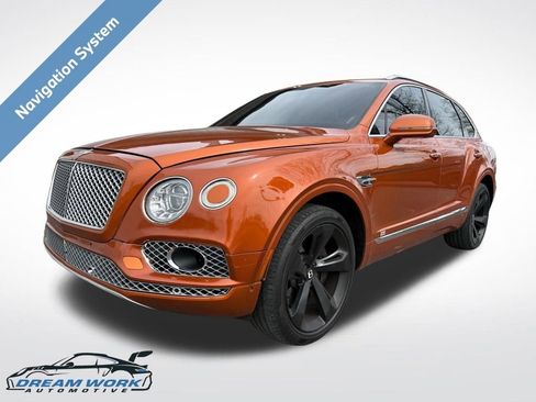 Used 2017 Bentley Bentayga image 1