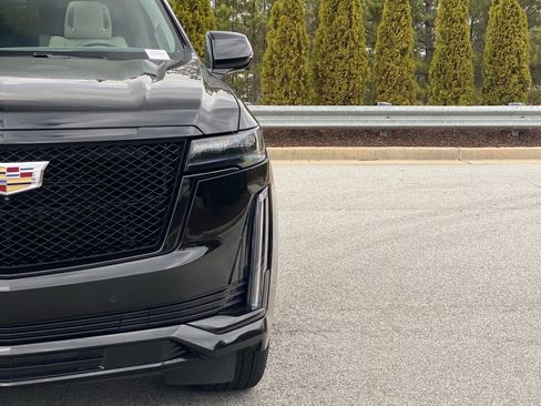 Used 2024 Cadillac Escalade Sport Platinum w/ Heavy-Duty Trailer Package image 20