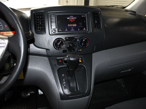 Used 2021 Nissan NV200 S FWD image 11