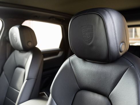 New 2026 Porsche Cayenne image 24