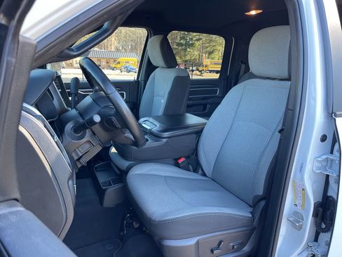 Used 2024 RAM 3500 Big Horn image 19