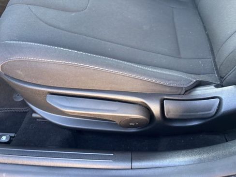 Used 2023 Hyundai Elantra SEL FWD image 10