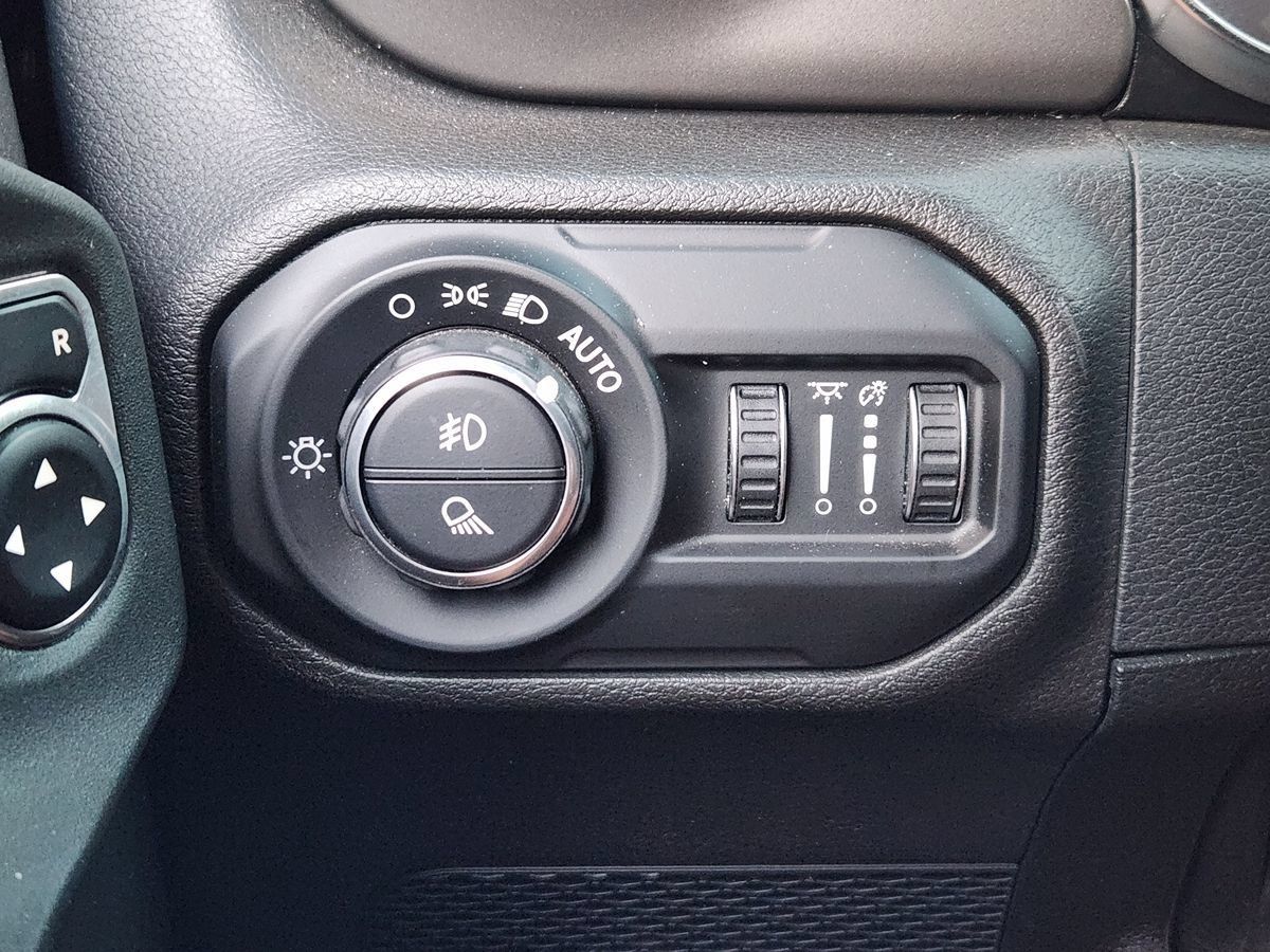 Used 2021 Jeep Gladiator Sport AWD/4WD image 41