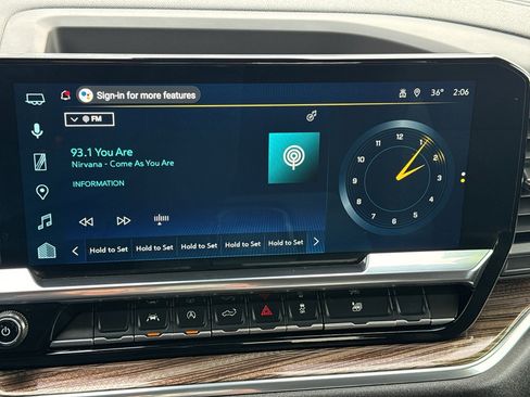 Used 2025 Chevrolet Silverado 1500 LT image 30