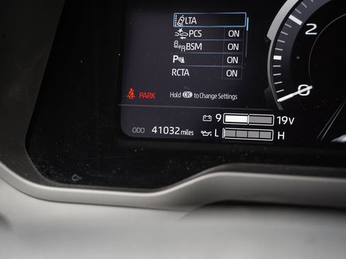 Used 2024 Toyota Sequoia Capstone AWD/4WD image 22