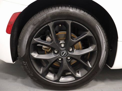 Used 2025 Chrysler Pacifica Limited image 27