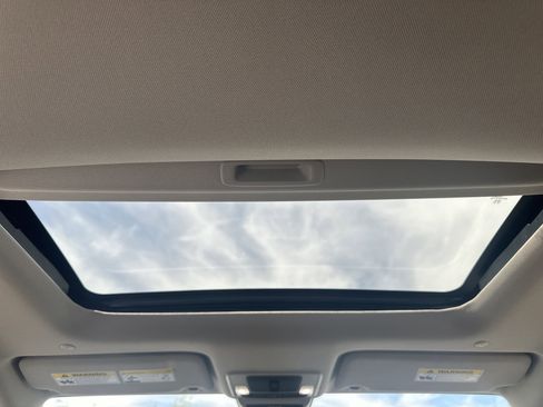 Used 2023 Honda HR-V EX-L image 8