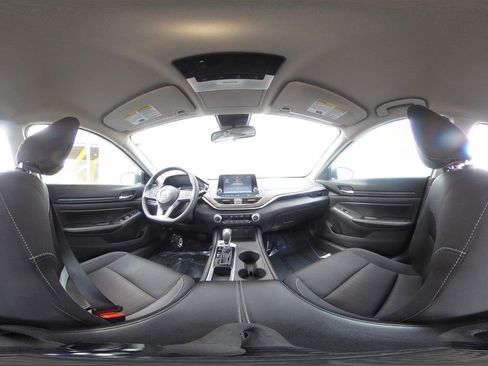 Used 2025 Nissan Altima 2.5 SV image 39