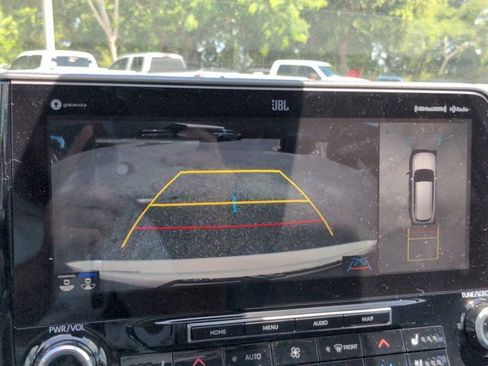 Used 2021 Toyota Highlander Limited image 21