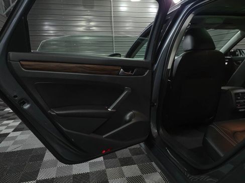 Used 2022 Volkswagen Passat 2.0T image 35