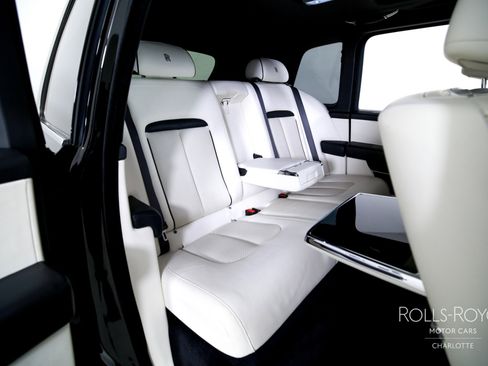 Used 2022 Rolls-Royce Cullinan image 28