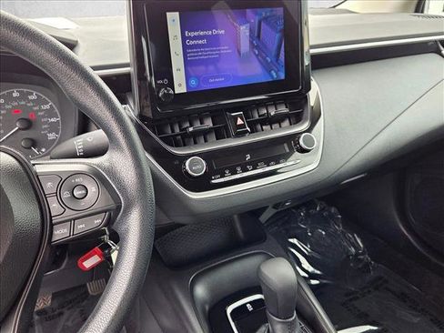 Used 2025 Toyota Corolla LE image 14