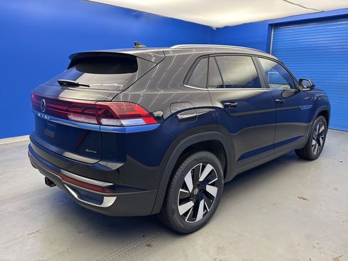 New 2026 Volkswagen Atlas Cross Sport SE image 7