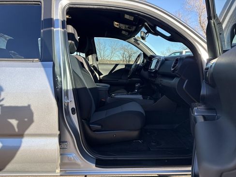Used 2022 Toyota Tacoma TRD Off-Road image 29