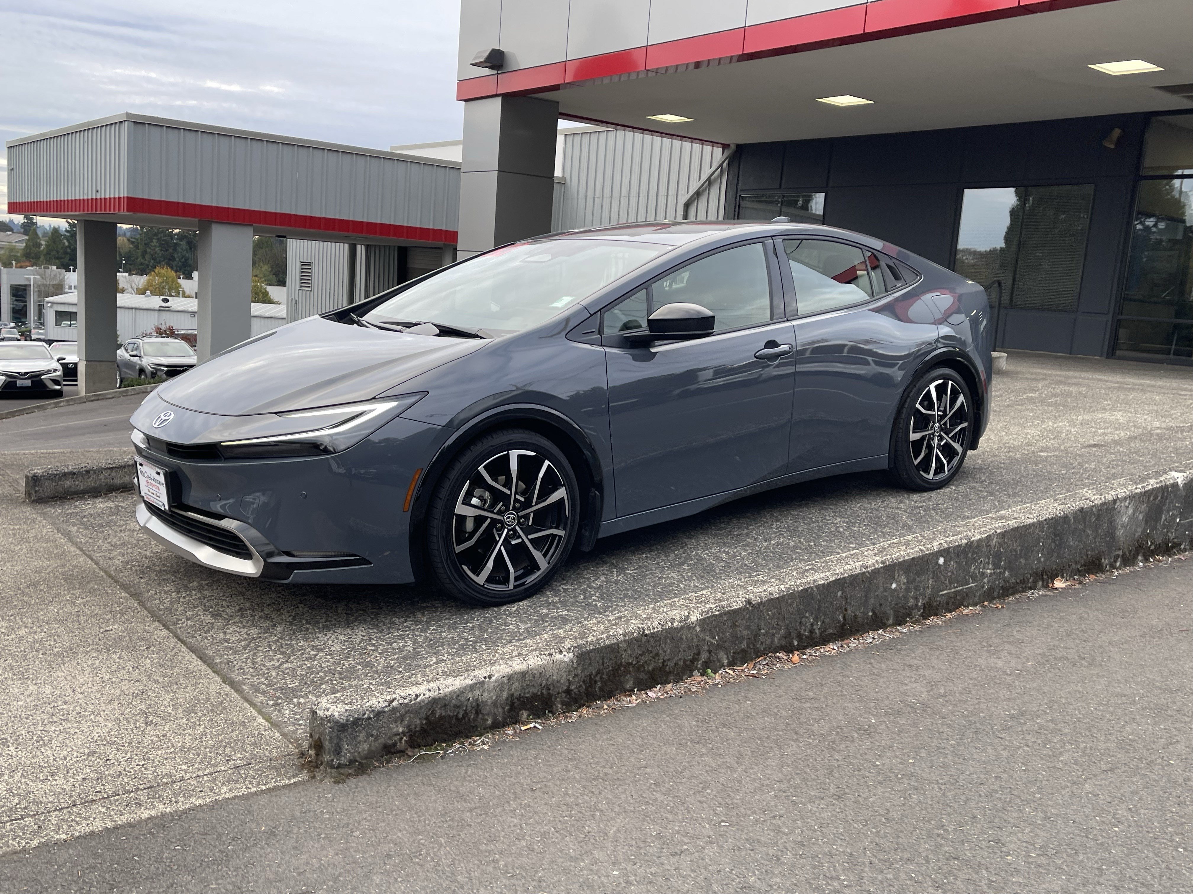 Certified 2024 Toyota Prius Prime FWD image 4