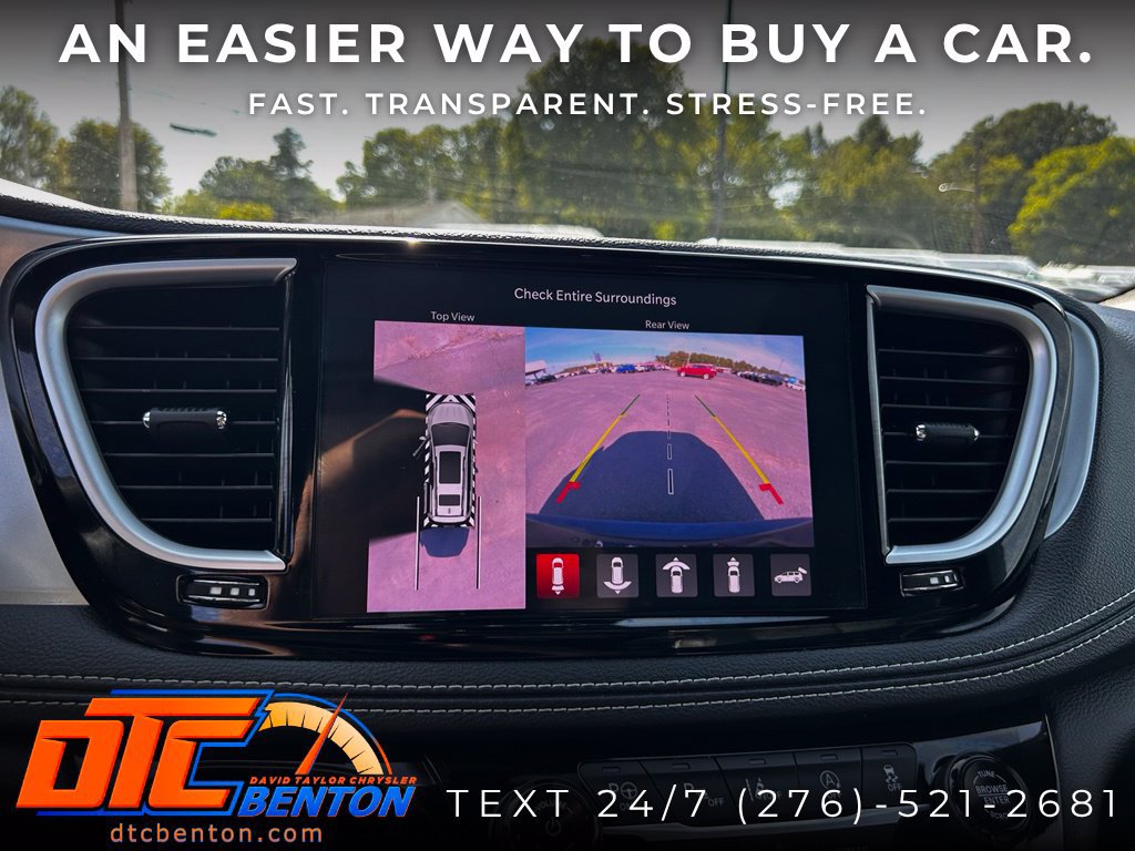 Used 2025 Chrysler Pacifica Limited AWD/4WD image 17