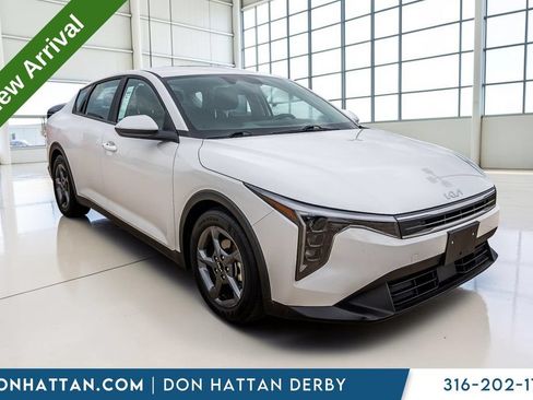 Used 2025 Kia K4 FWD image 28
