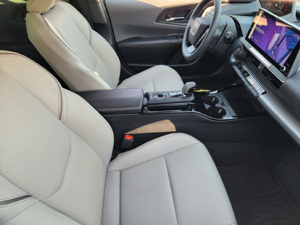 Used 2026 Toyota Prius XLE FWD image 14