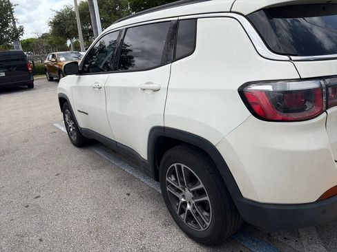 Used 2020 Jeep Compass Latitude FWD image 5