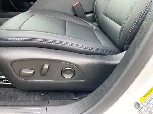 New 2026 Chevrolet Equinox EV LT AWD/4WD image 4