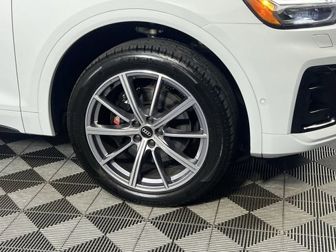 Used 2023 Audi SQ5 Prestige w/ Prestige Package image 6