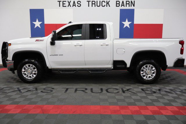 Used 2022 Chevrolet Silverado 2500 LT w/ Convenience Package AWD/4WD image 1