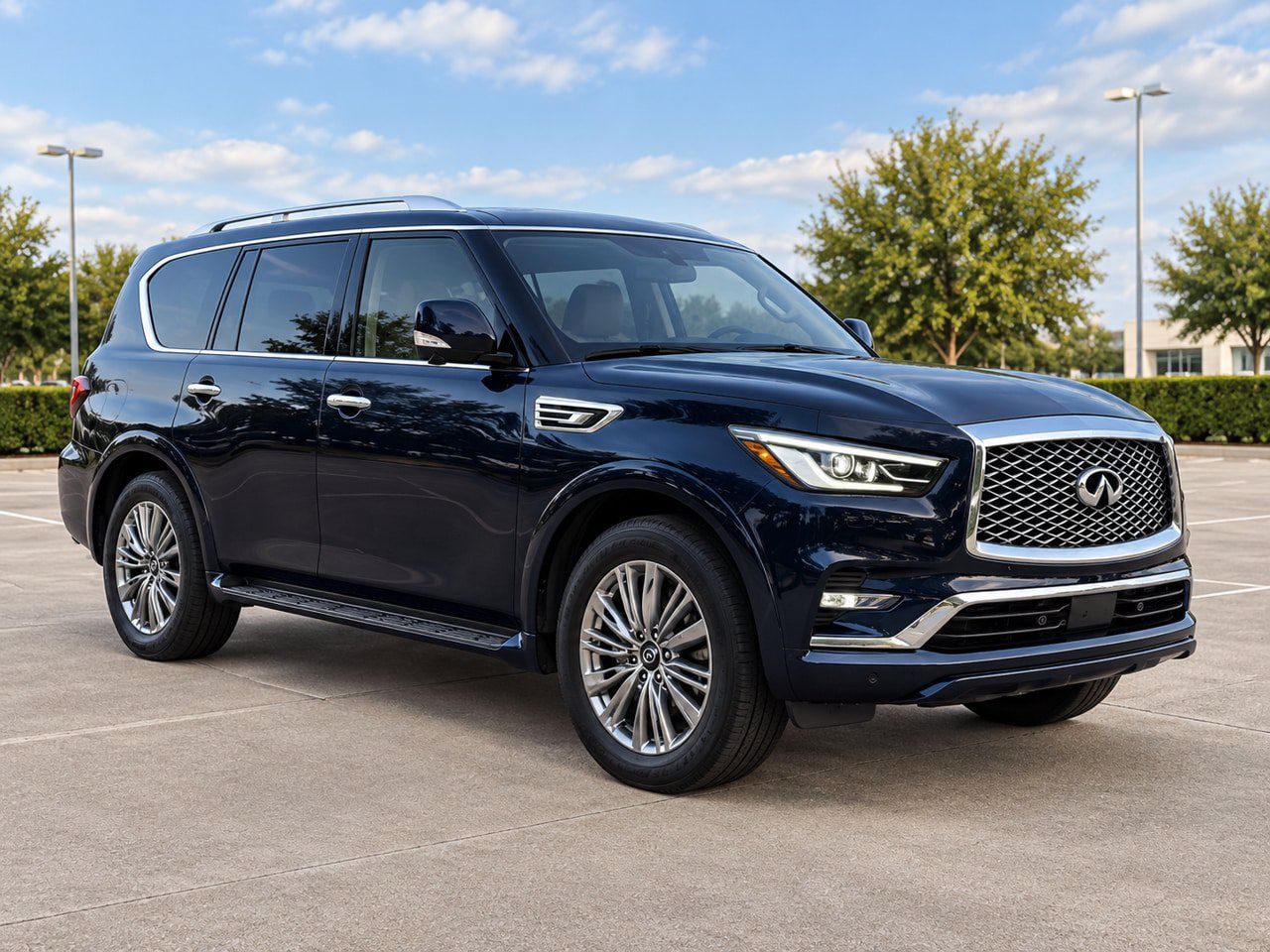 Used 2022 INFINITI QX80 Luxe w/ All-Season Package RWD image 1