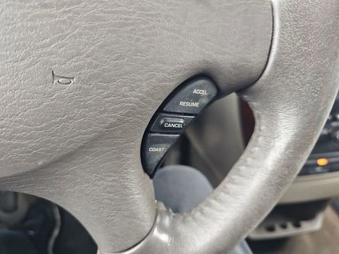 Used 2003 Chrysler Town & Country Limited image 33