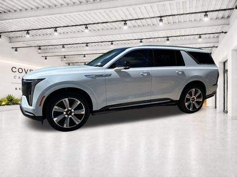 Certified 2026 Cadillac Escalade IQL Luxury AWD/4WD image 5