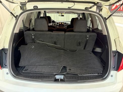 Used 2017 Honda Pilot EX image 9