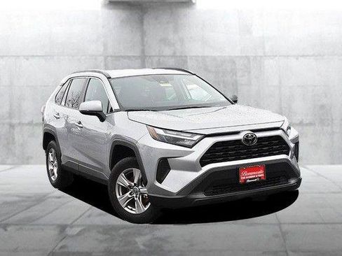 Used 2025 Toyota RAV4 XLE image 2