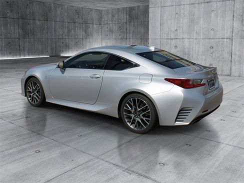 Used 2016 Lexus RC 200t image 3