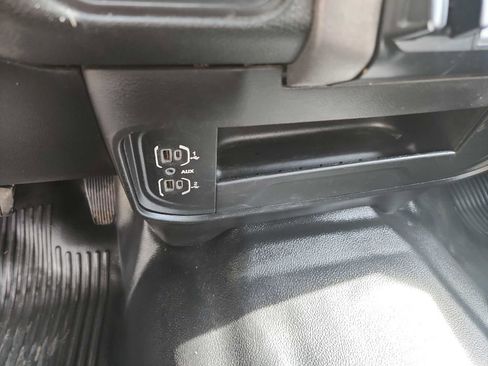 Used 2019 RAM 5500 Tradesman w/ Chrome Appearance Group image 27