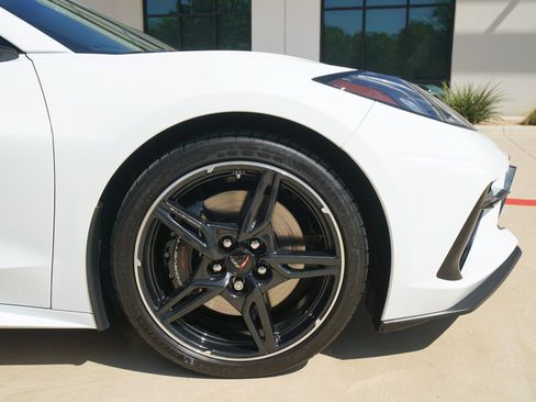 Used 2021 Chevrolet Corvette Stingray Preferred Cpe w/ Z51 Performance Package RWD image 14
