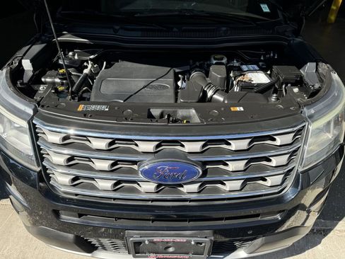 Used 2016 Ford Explorer XLT w/ Equipment Group 202A image 9