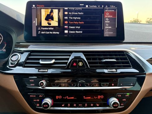 Used 2021 BMW 530i w/ Convenience Package image 19