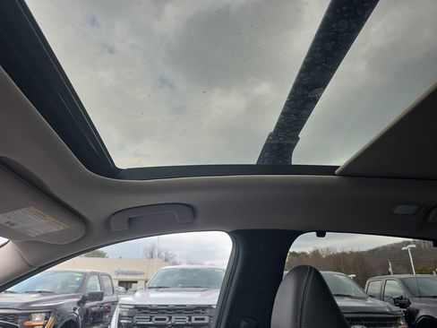 Used 2021 INFINITI QX50 Sensory image 29