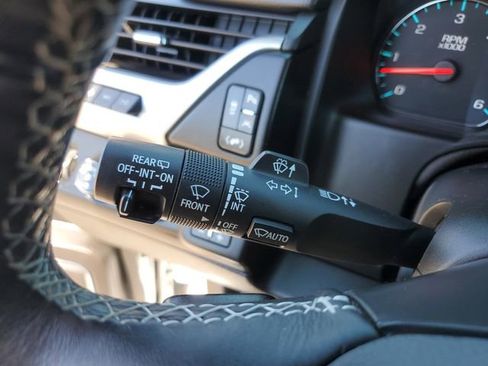 Used 2020 Chevrolet Tahoe Premier w/ RST 6.2L Performance Edition AWD/4WD image 26