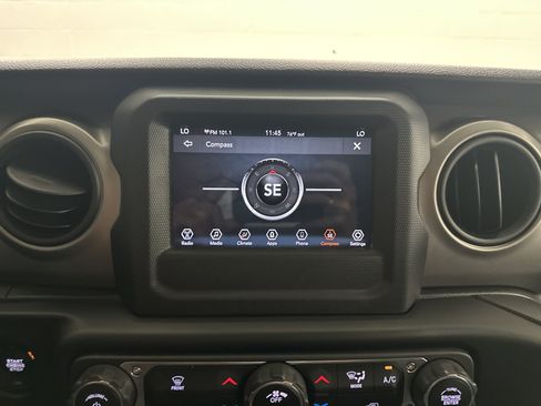 Used 2020 Jeep Wrangler Sport AWD/4WD image 24