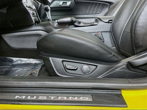 Used 2017 Ford Mustang GT Premium image 22