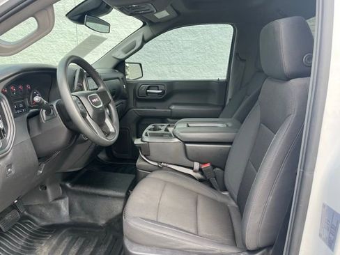 Used 2024 GMC Sierra 1500 Pro w/ Convenience Package image 4